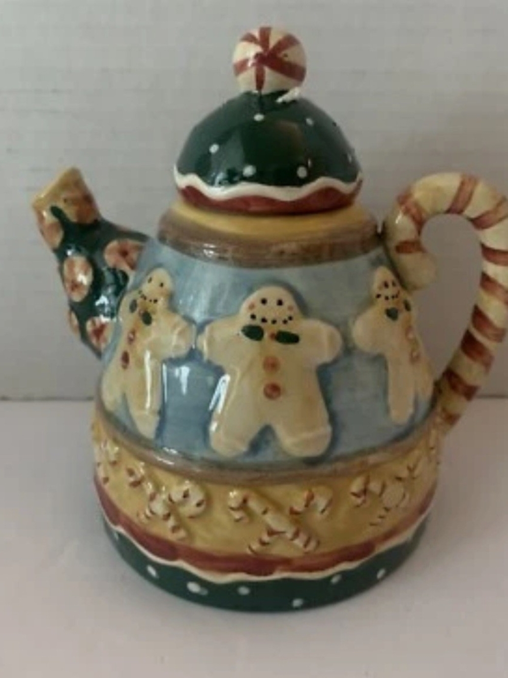 Sakura Debbie Mumm Candy Teapot Gingerbread Men 6" High w/Lid